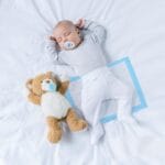 Rocinha 100 Pack Disposable Changing Pads Baby Disposable Underpads Waterproof Diaper Changing Pad Breathable Underpads Bed Table Protector Mat, 17 Inches x 13 Inches