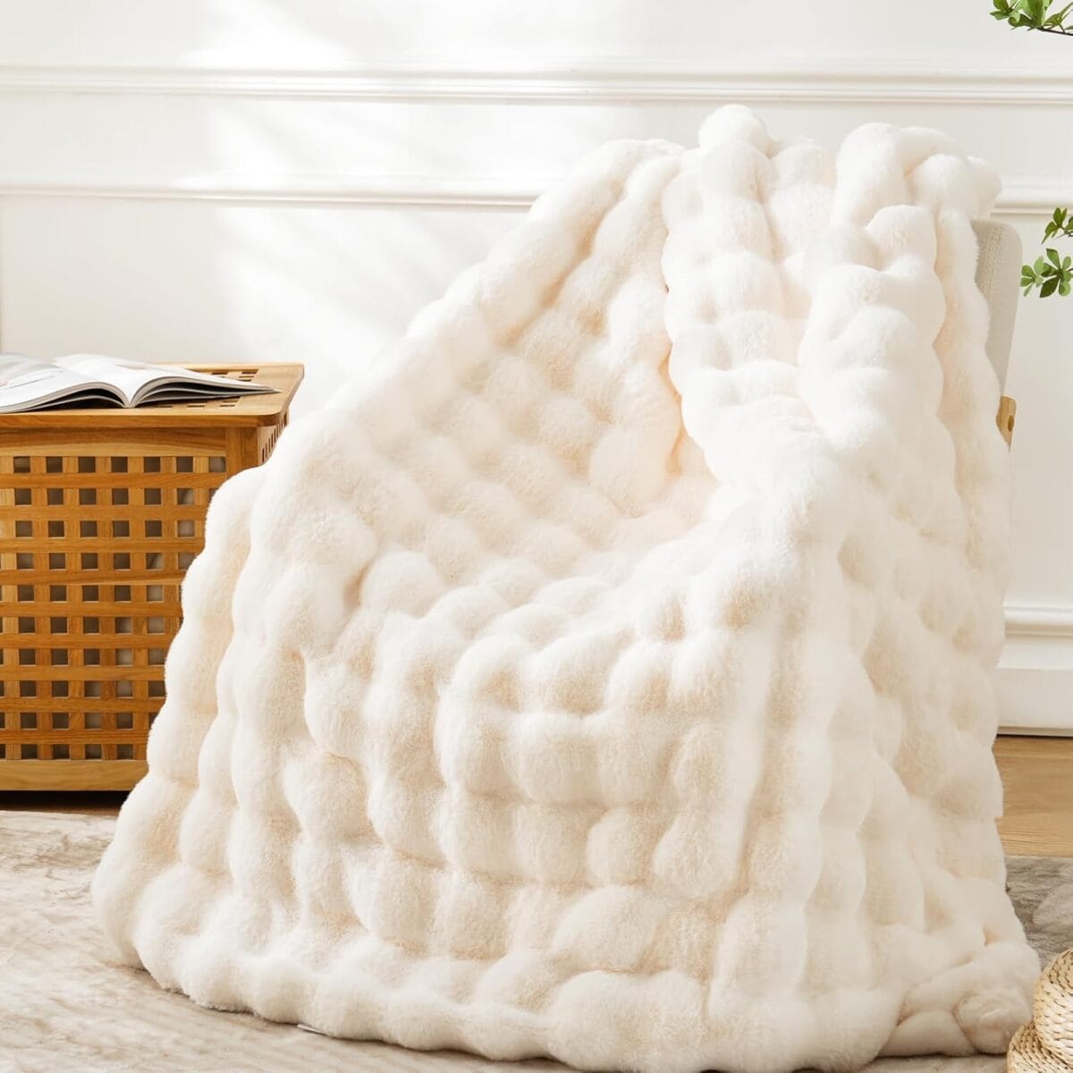 Faux Fur Throw Blanket for Couch, Soft Cozy Fluffy Plush Thick Bubble Blanket for Bed Living Room, Mothers Day Decor Gifts for Women, 51x63 Inches Cream White