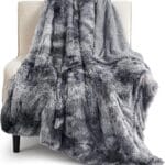 Bedsure Fluffy Throw Blanket Gifts for Women Men, Soft Fleece Sherpa Cozy Fuzzy Plush Warm Minky Thick Faux Fur Throw for Couch, Bed, Home Living Room Decor Bedroom Blanket Gifts for Mom Dad, Grey