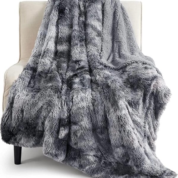 Bedsure Fluffy Throw Blanket Gifts for Women Men, Soft Fleece Sherpa Cozy Fuzzy Plush Warm Minky Thick Faux Fur Throw for Couch, Bed, Home Living Room Decor Bedroom Blanket Gifts for Mom Dad, Grey