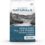 DIAMOND NATURALS Skin & Coat Real Meat Recipe Dry Dog Food with Wild Caught Salmon 30 Pound (Pack of 1)