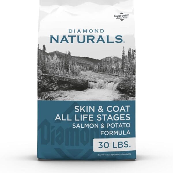 DIAMOND NATURALS Skin & Coat Real Meat Recipe Dry Dog Food with Wild Caught Salmon 30 Pound (Pack of 1)