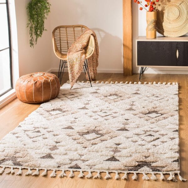 SAFAVIEH Moroccan Tassel Shag Collection Area Rug - 5'3" x 7'6", Ivory & Brown, Boho Design, Non-Shedding & Easy Care, 2-inch Thick Ideal for High Traffic Areas in Living Room, Bedroom (MTS688A)