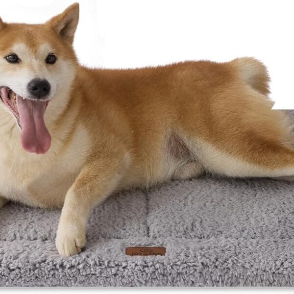 Joydeco Low Profile Dog Crate Mat Reversible Bed Pad, Washable Dog Pad Mat with Ultra Soft Fleece, Compact Design Kennel Beds Mats for Large Medium Small Pets, 35" x 23" Gray