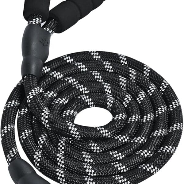 Amazon Basics Round Dog Leash, Heavy Duty, Durable Rope for Small, Medium, and Large Dogs, Lightweight Design for Walking, Training, and Outdoor Activities, Black, 6 Ft