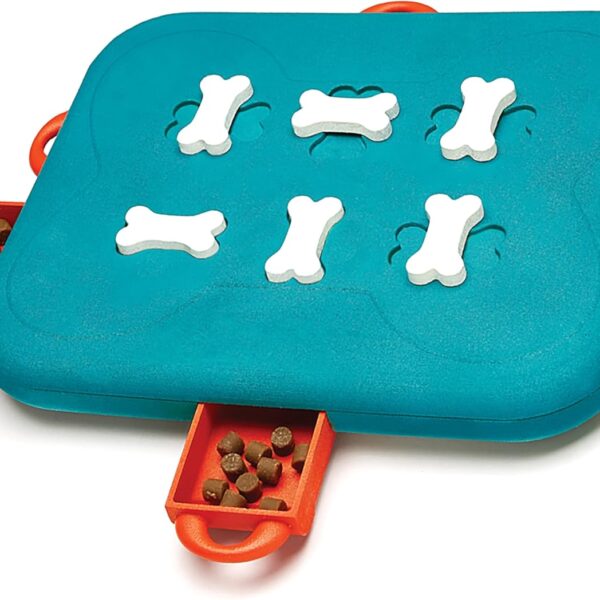 Outward Hound by Nina Ottosson Dog Casino Treat Puzzle Enrichment Toy, Level 3 Advanced, Turquoise