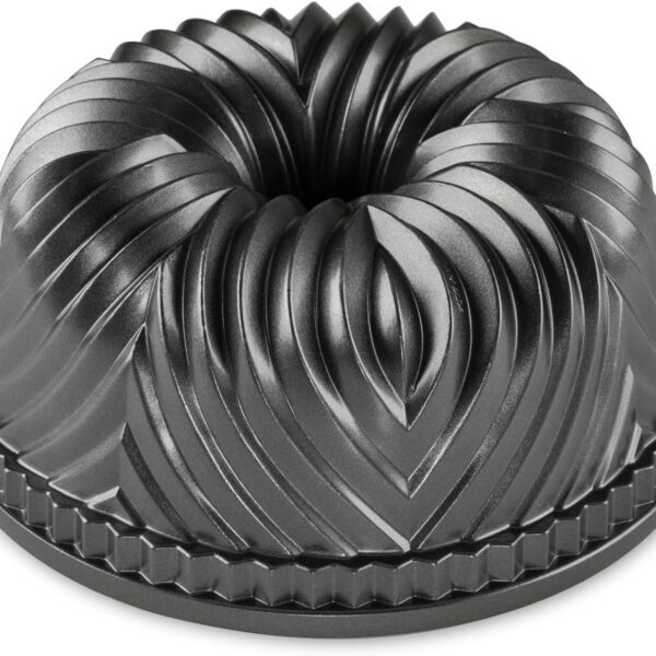 Nordic Ware Bavaria Bundt Pan, 10-Cup, Graphite