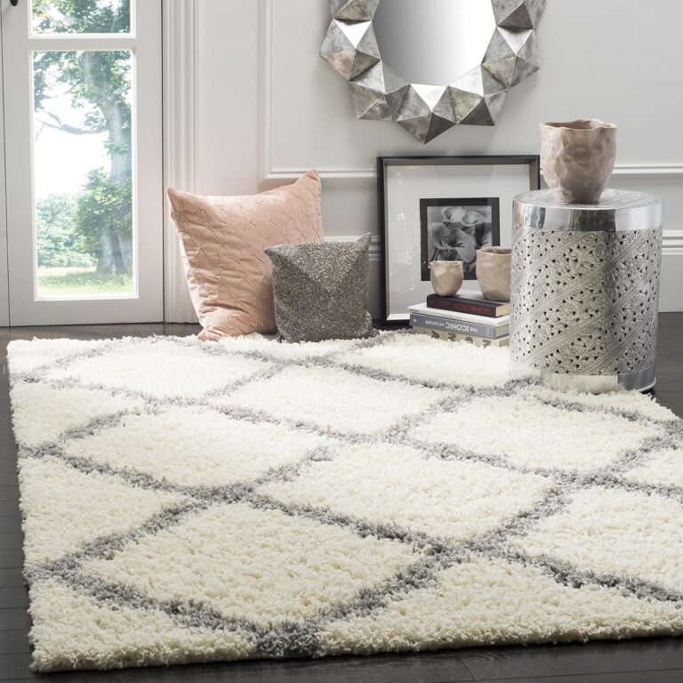 SAFAVIEH Dallas Shag Collection Area Rug - 5'1" x 7'6", Ivory & Grey, Trellis Design, Non-Shedding & Easy Care, 1.5-inch Thick Ideal for High Traffic Areas in Living Room, Bedroom (SGD257F)