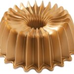 Nordic Ware Brilliance Bundt, 10 Cup, Gold