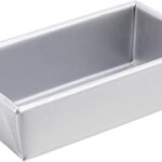Chicago Metallic Commercial II 1-Pound Loaf Pan, Heavy-Weight Aluminized Steel, Professional Bread Baking Pan with Wire Reinforcement