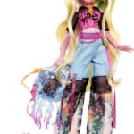 Monster High Lagoona Blue Doll in Mesh Tee and Cargo Pants, Includes Pet Fish Neptuna and Accessories Like a Backpack, Snack and Notebook