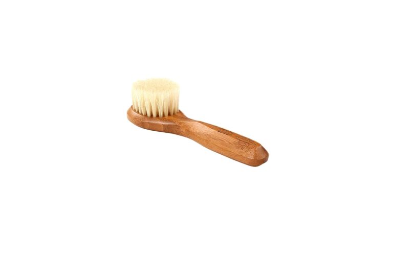 Facial Cleansing Brush - Natural Bristle Wood Handle