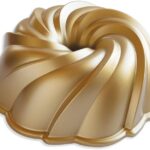 Nordic Ware Swirl Bundt Pan, 10-Cup, Gold
