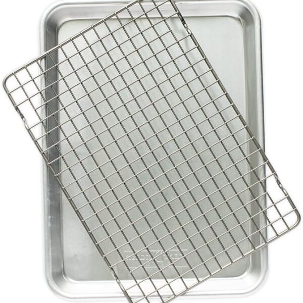 Nordic Ware Naturals Quarter Sheet with Oven-Safe Nonstick Grid