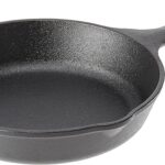 Lodge Wildlife Series - 6.5" Cast Iron Skillet with Wolf Scene