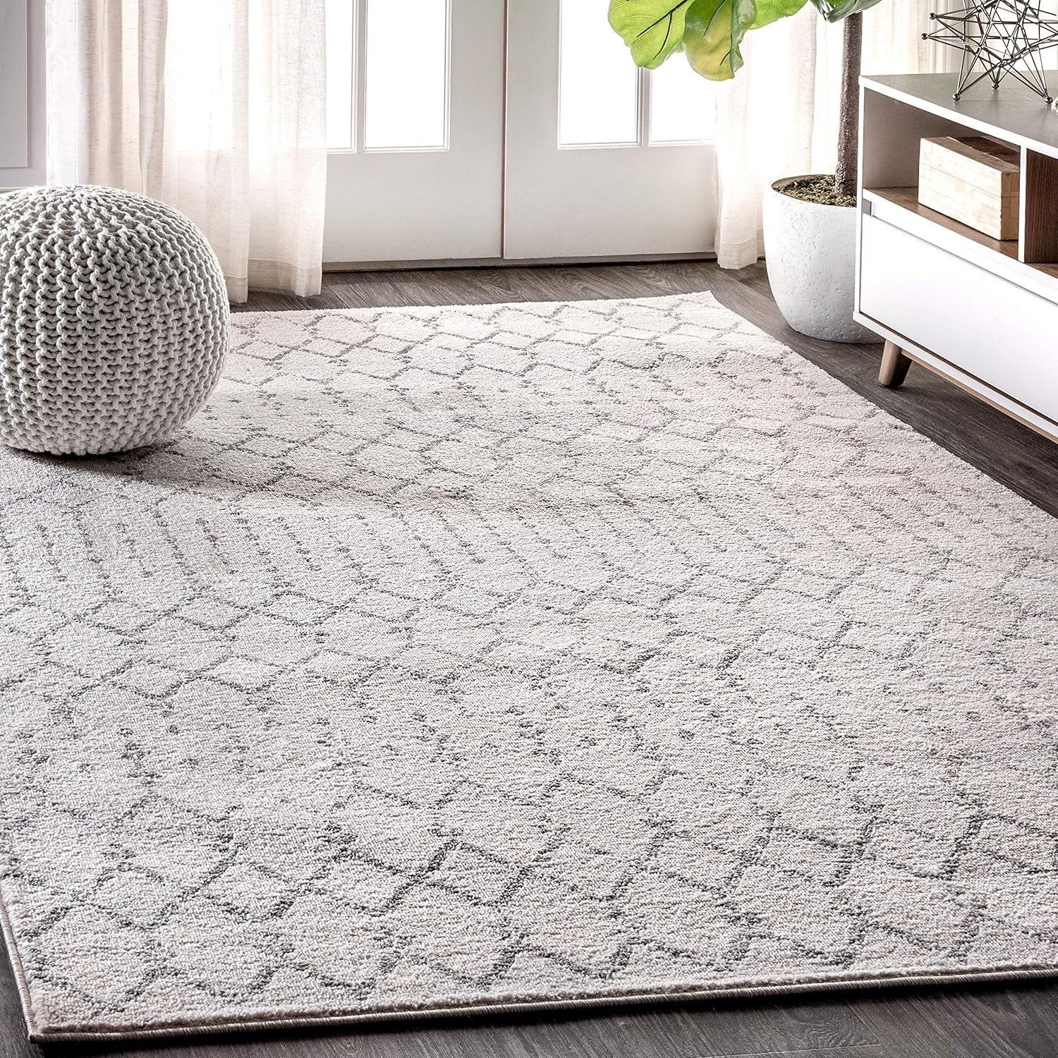 JONATHAN Y Boho Vintage Diamond Cream/Gray Indoor Area Rug 8X10 ft, Moroccan Hype for Living Room, Bedroom, Kitchen, Office, Easy-Cleaning, High Traffic, Pet-Friendly, Non-Shedding (MOH101B-8) JONATHAN Y Boho Vintage Diamond Cream/Gray Indoor Area Rug 8X10 ft, Moroccan Hype for Living Room, Bedroom, Kitchen, Office, Easy-Cleaning, High Traffic, Pet-Friendly, Non-Shedding (MOH101B-8)