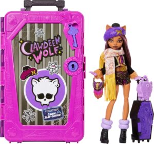 Monster High Skulltimate Secrets Clawdeen Wolf Doll Set | Destination: Cabin Slay-cation Unboxing Set with Suitcase and 19+ Surprises like Clothes and Accessories, Werewolf Doll