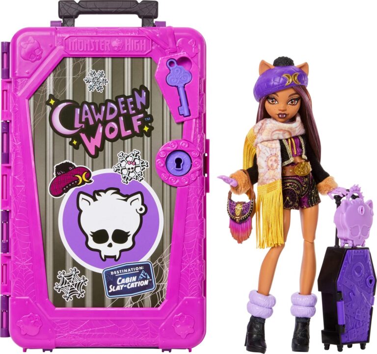 Monster High Skulltimate Secrets Clawdeen Wolf Doll Set | Destination: Cabin Slay-cation Unboxing Set with Suitcase and 19+ Surprises like Clothes and Accessories, Werewolf Doll